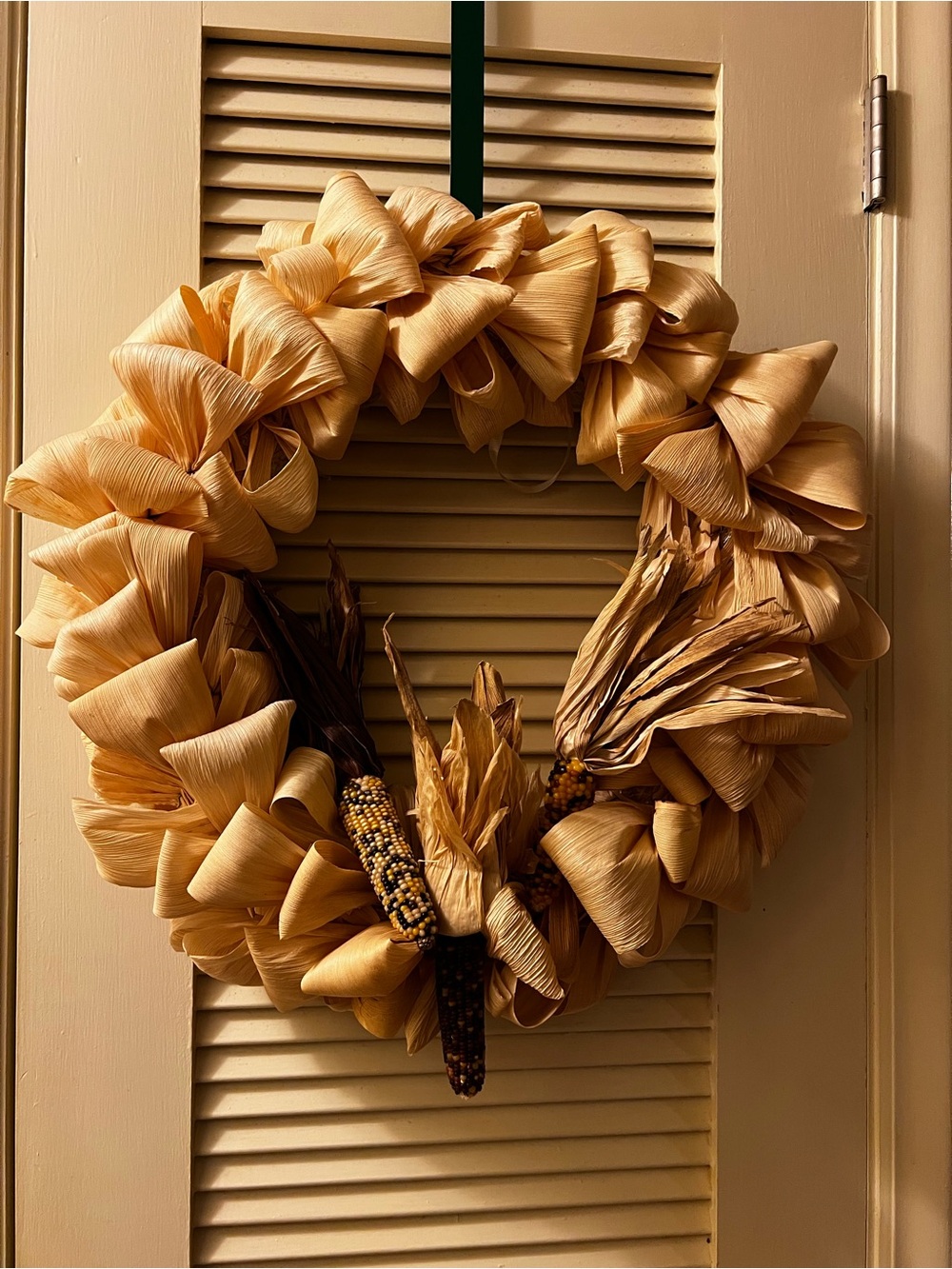 HANDMADE Natural Curled Cornhusk with Decorative 20” Wreath with Indian Corn